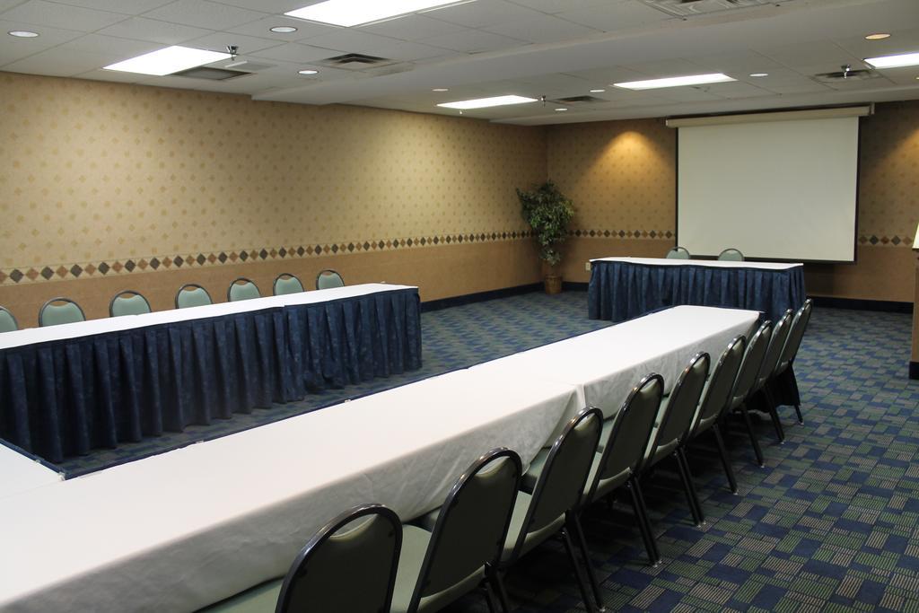 Days Inn & Suites By Wyndham Bridgeport - Clarksburg מראה חיצוני תמונה