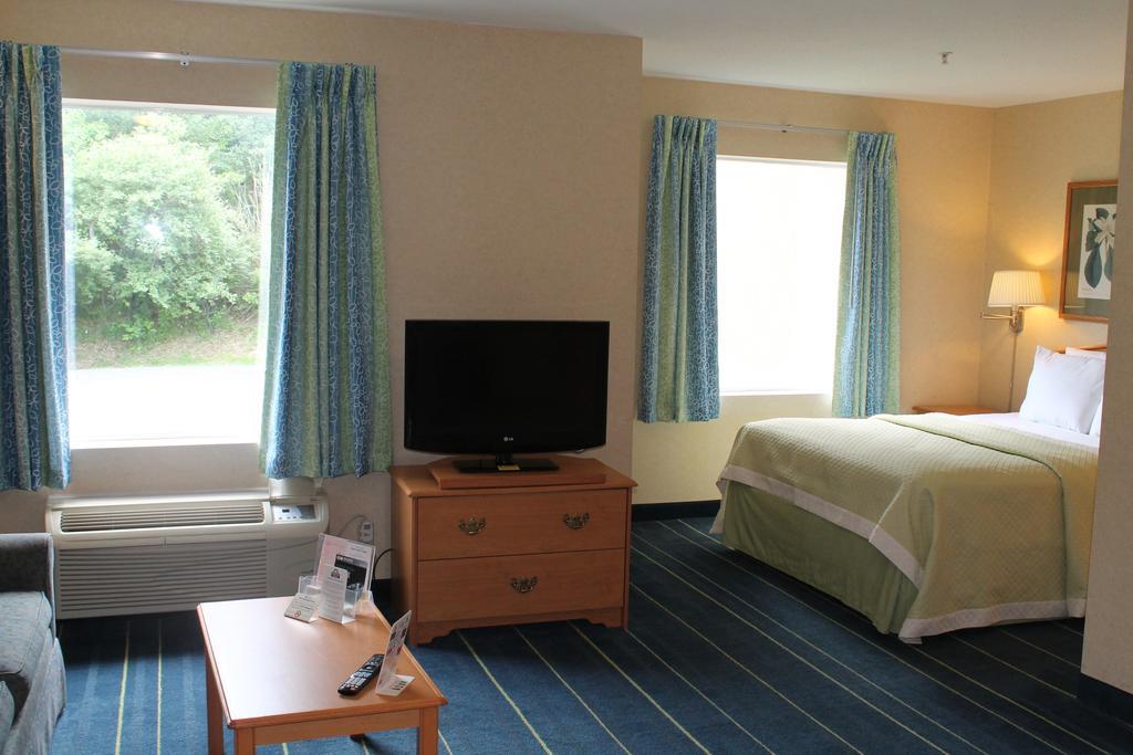 Days Inn & Suites By Wyndham Bridgeport - Clarksburg מראה חיצוני תמונה