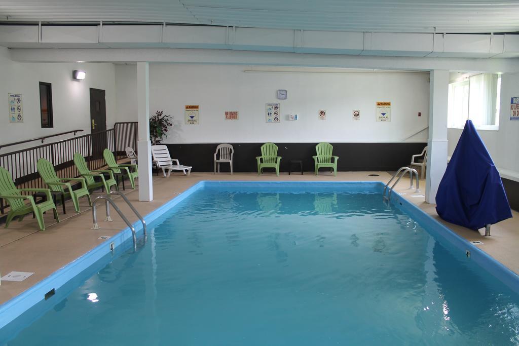 Days Inn & Suites By Wyndham Bridgeport - Clarksburg מראה חיצוני תמונה