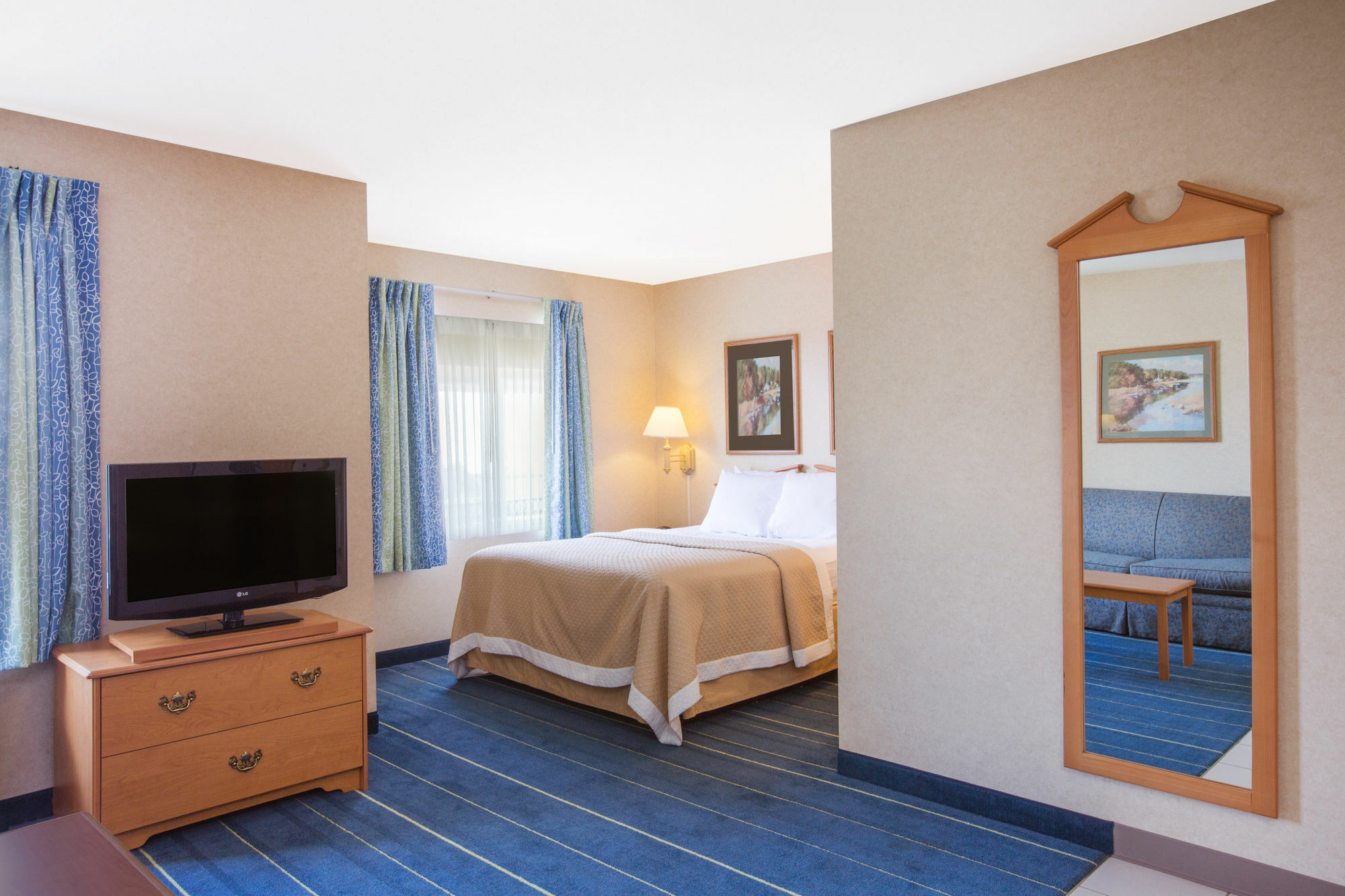 Days Inn & Suites By Wyndham Bridgeport - Clarksburg מראה חיצוני תמונה
