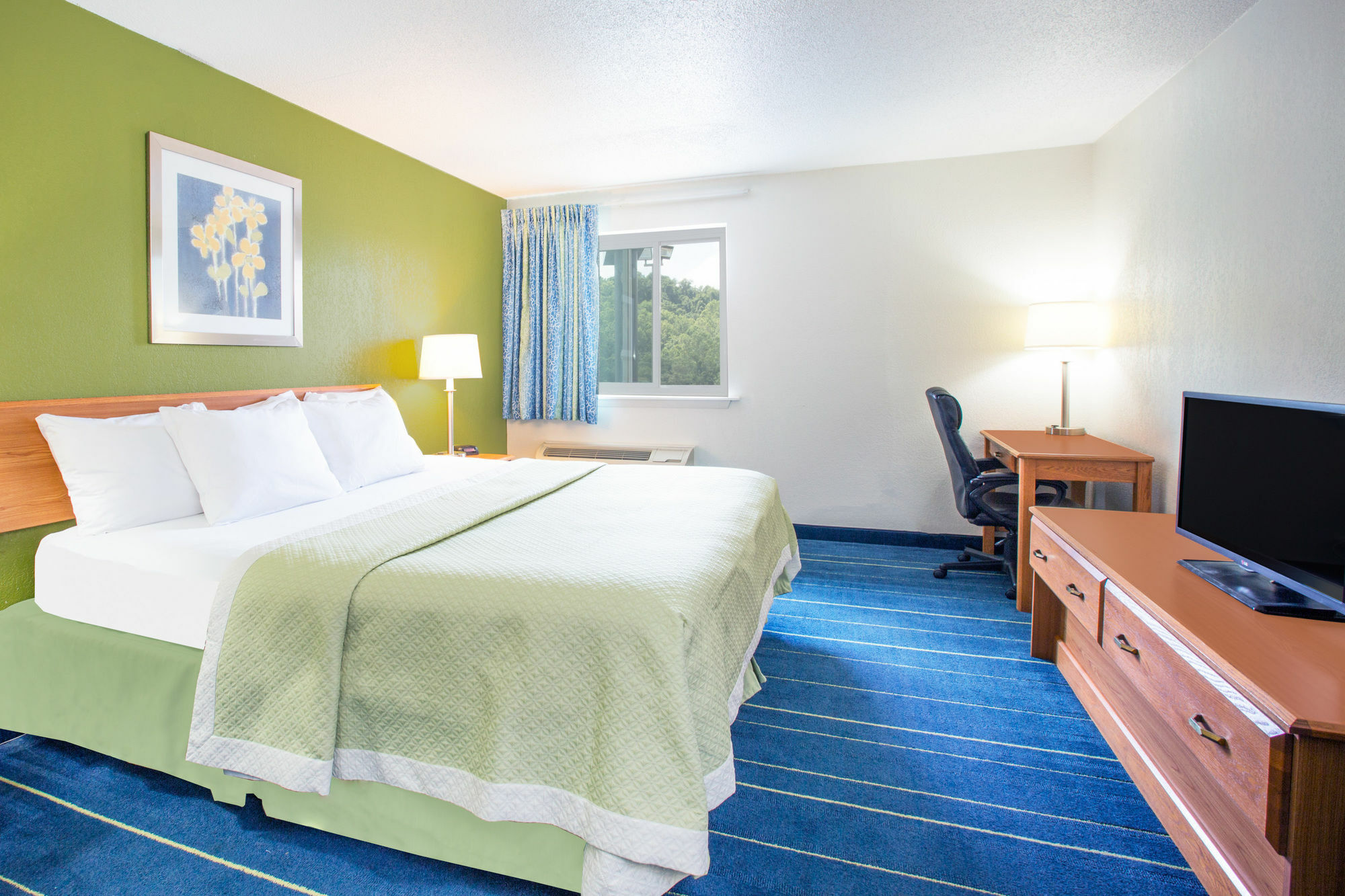 Days Inn & Suites By Wyndham Bridgeport - Clarksburg מראה חיצוני תמונה